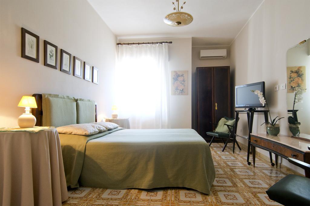 Mimi Rooms Кальяри Номер фото